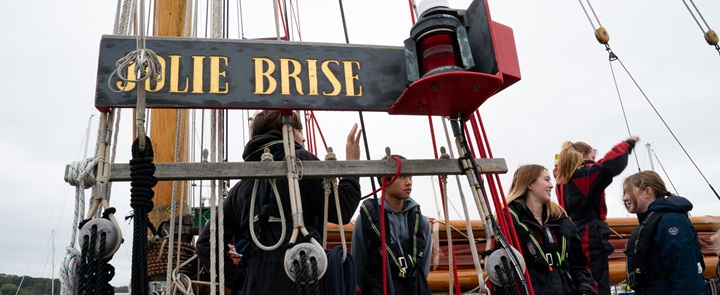 Was sind unsere besten britischen Internate zum Segeln? | Dickinson Britische Schulberatung