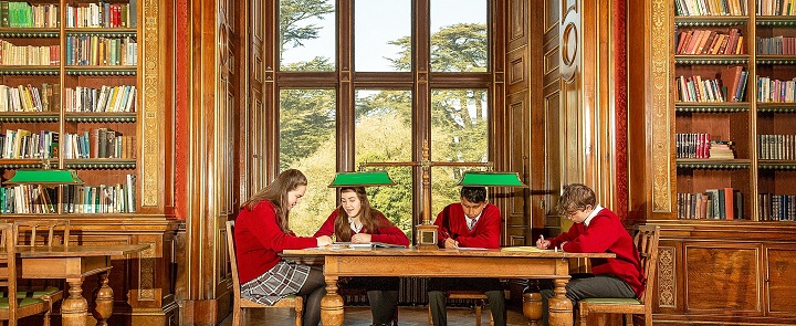 Jungen im Internat an der Westonbirt School | Dickinson Britische Schulberatung