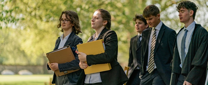 Internatsunterbringung für Oberstufenschülerinnen am Winchester College ab 2026 | Dickinson Britische Schulberatung